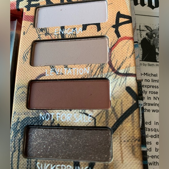 Eye palette by Urban Decay Jean Basquiat !! Pastel to dark and gold colors🤩 - Picture 5 of 10
